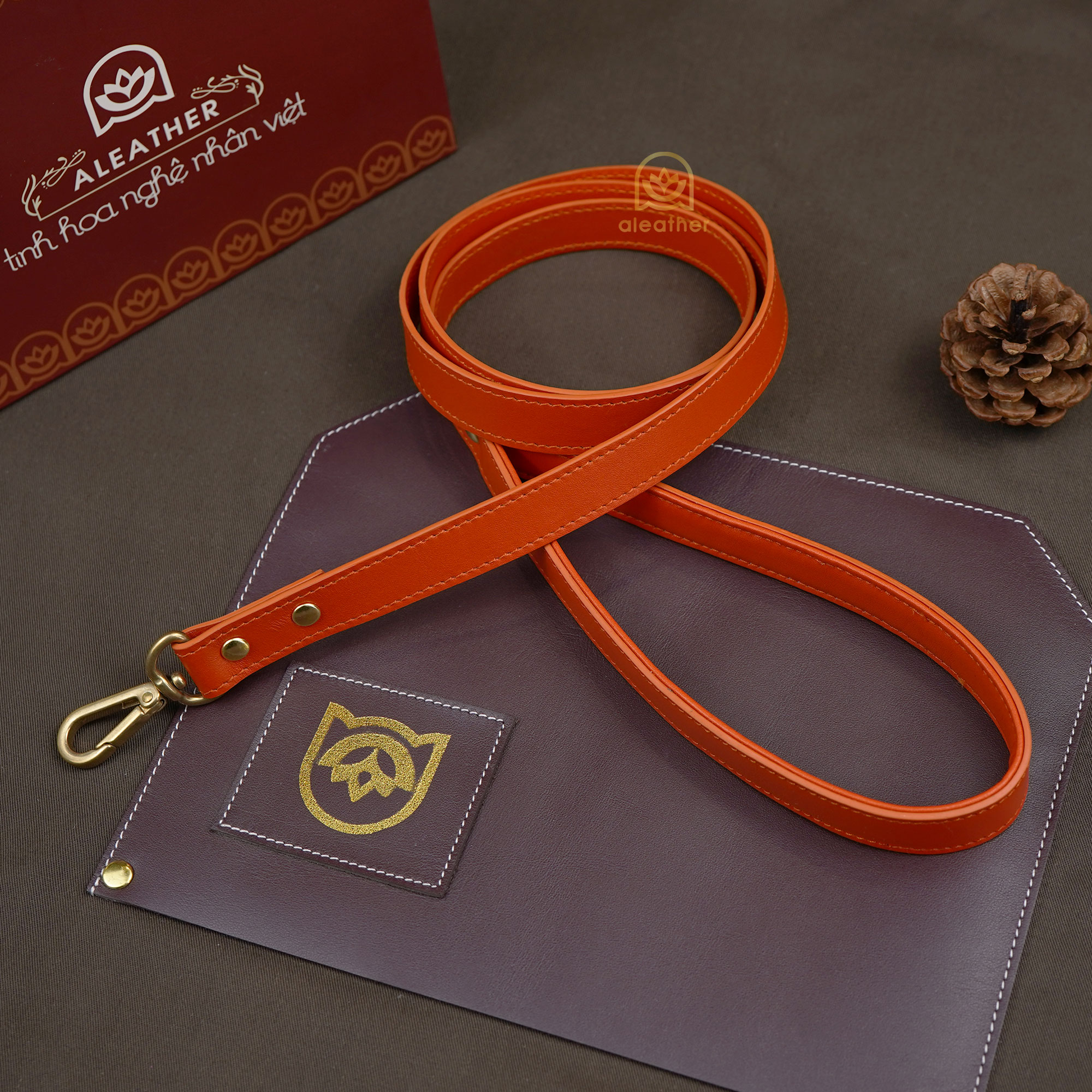 Product image - Dây dắt bằng da bò Ý cao cấp chi tiết tinh xảo, sang trọng