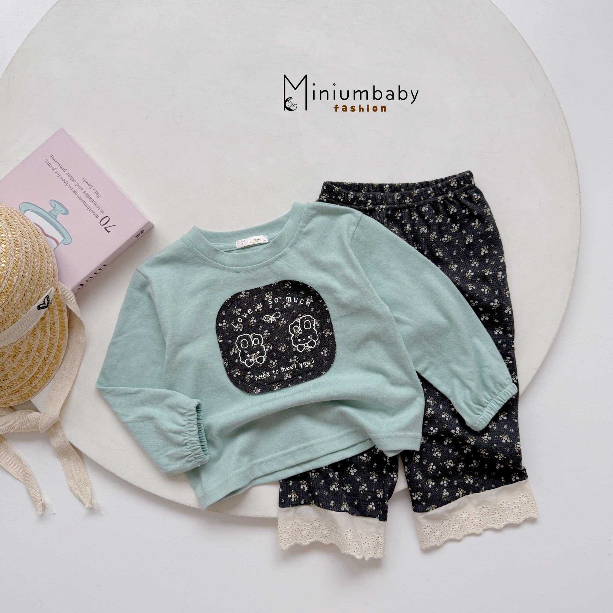 SB2416-bộ dài tay bé gái đáp vuông in thỏ, nơ, hoa phối quần hoa ren gấu áo xanh