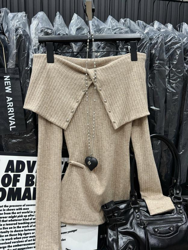 Product image - áo trễ vai len tăm