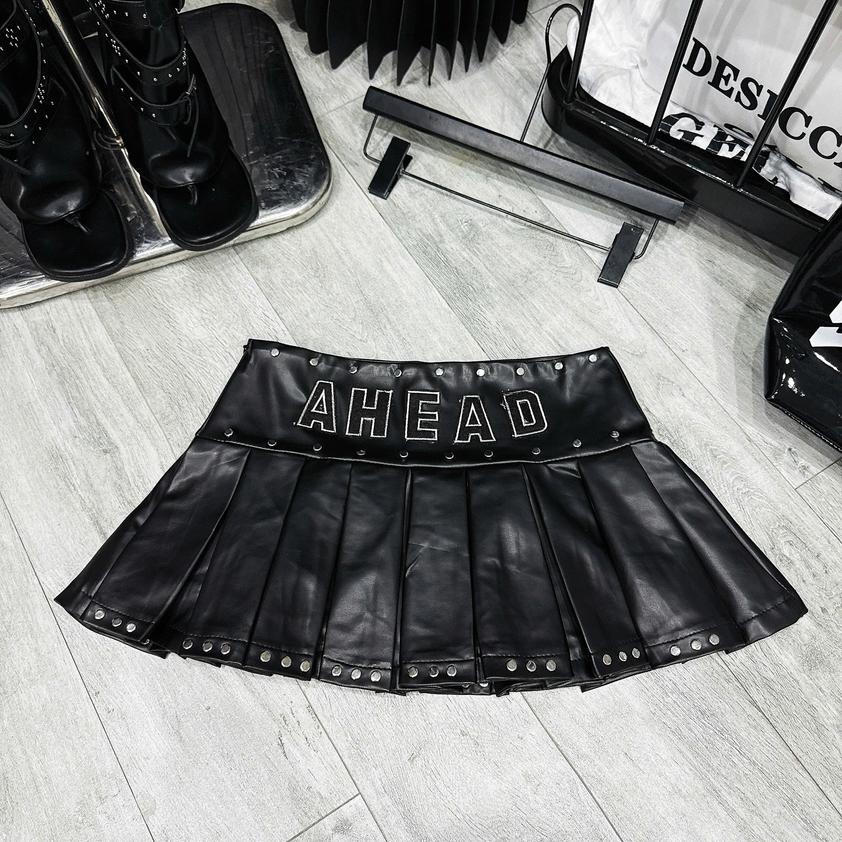 Product image - Chân Váy Da cạp chữ xếp ly đính khuy