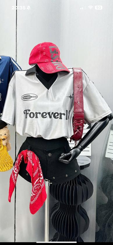 Product image - Áo Croptop Thể Thao Forever18