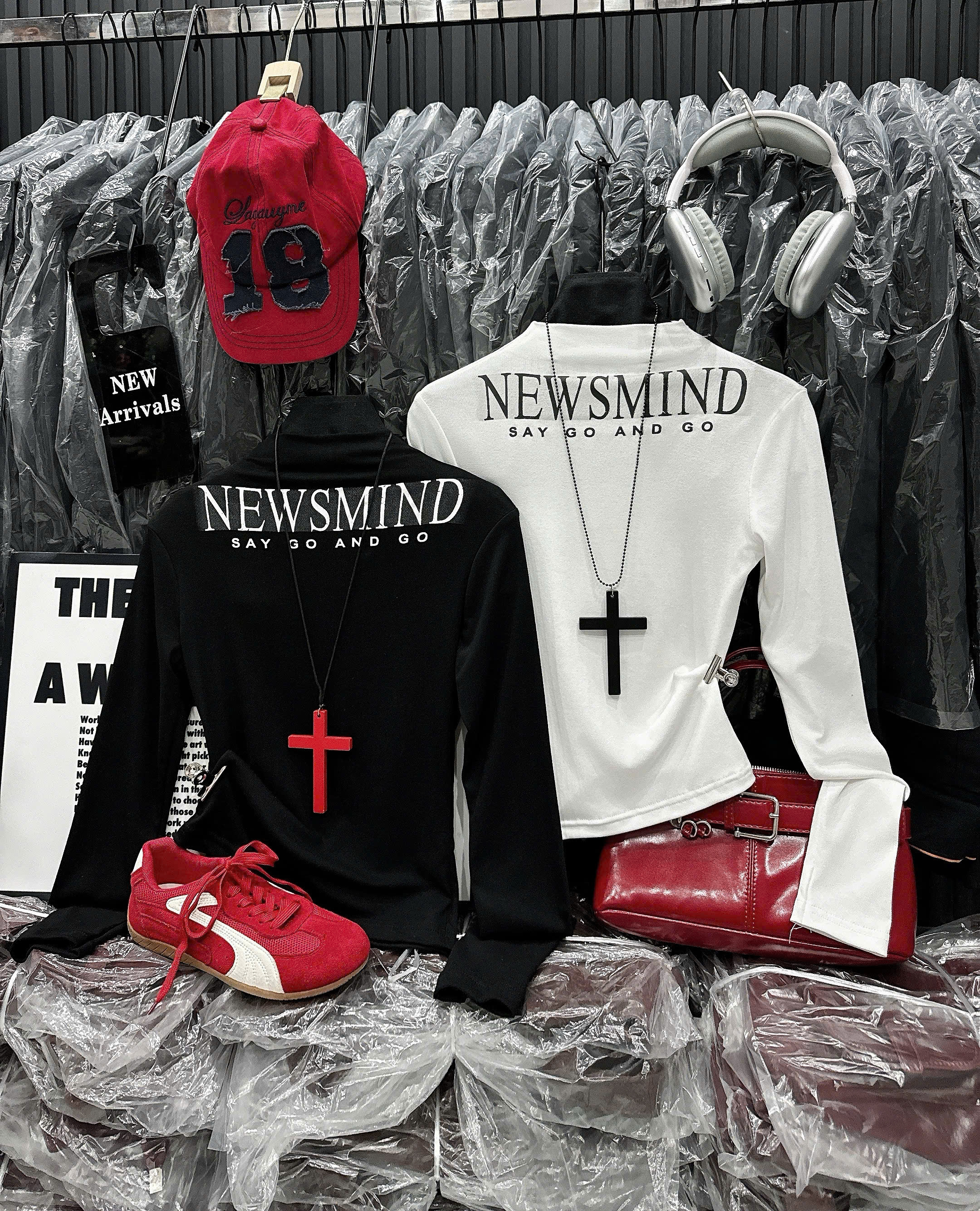 Product image - áo cổ lọ in chữ newsmind