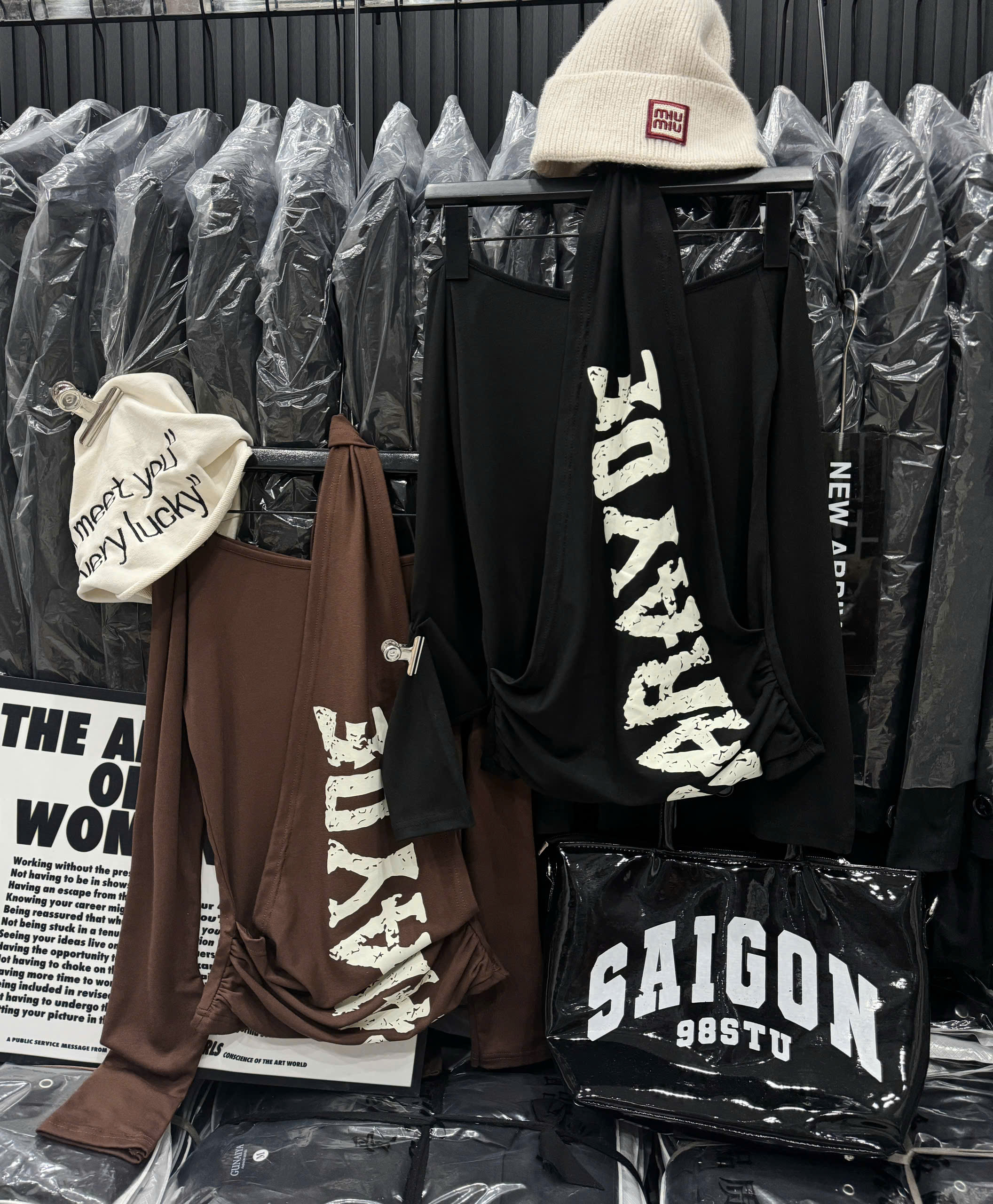 Product image - Áo Thun Phối Dây Chéo Cổ