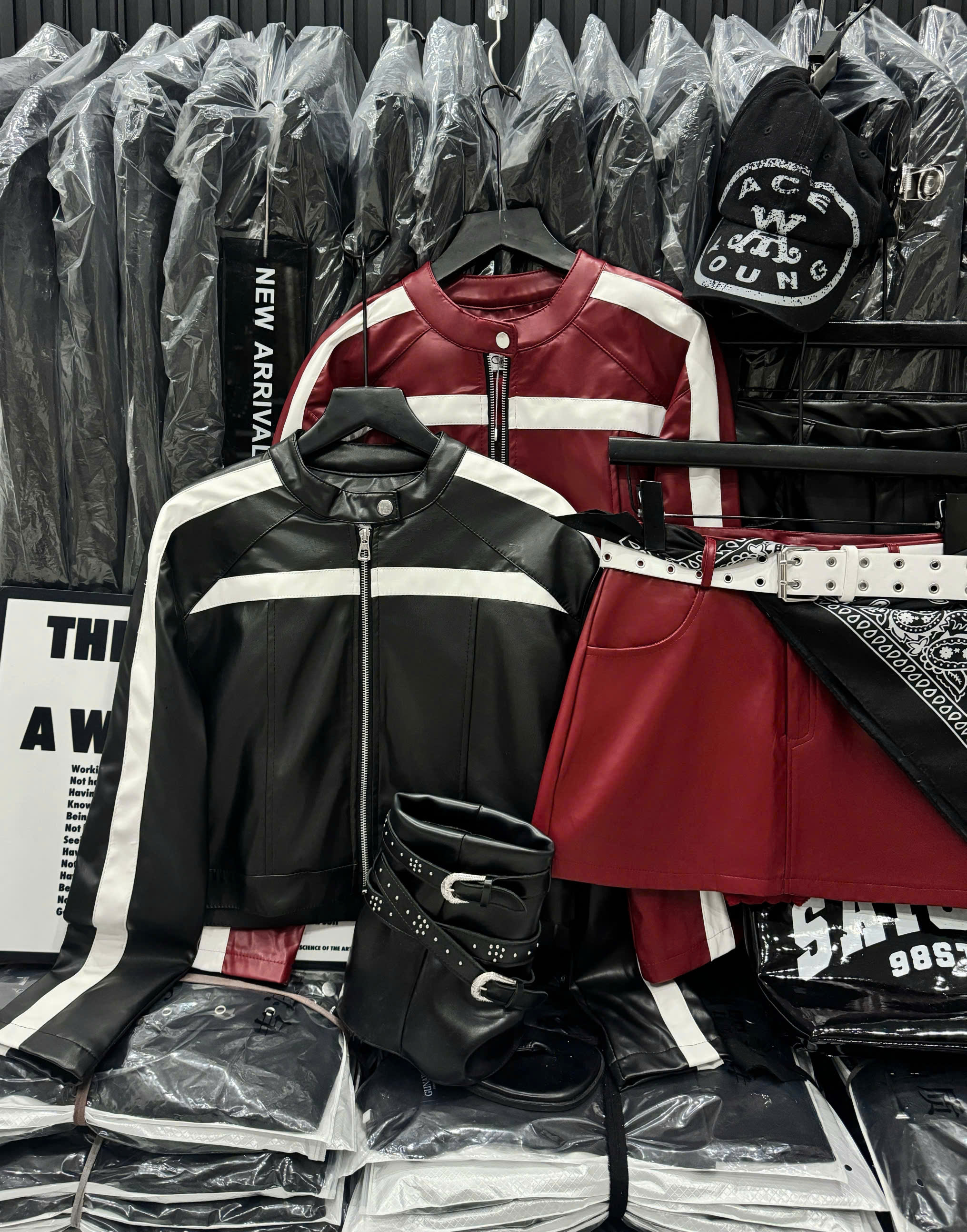 Product image - Set Áo Khoác Phối Sọc Mix Chân Váy Da Siu Chất