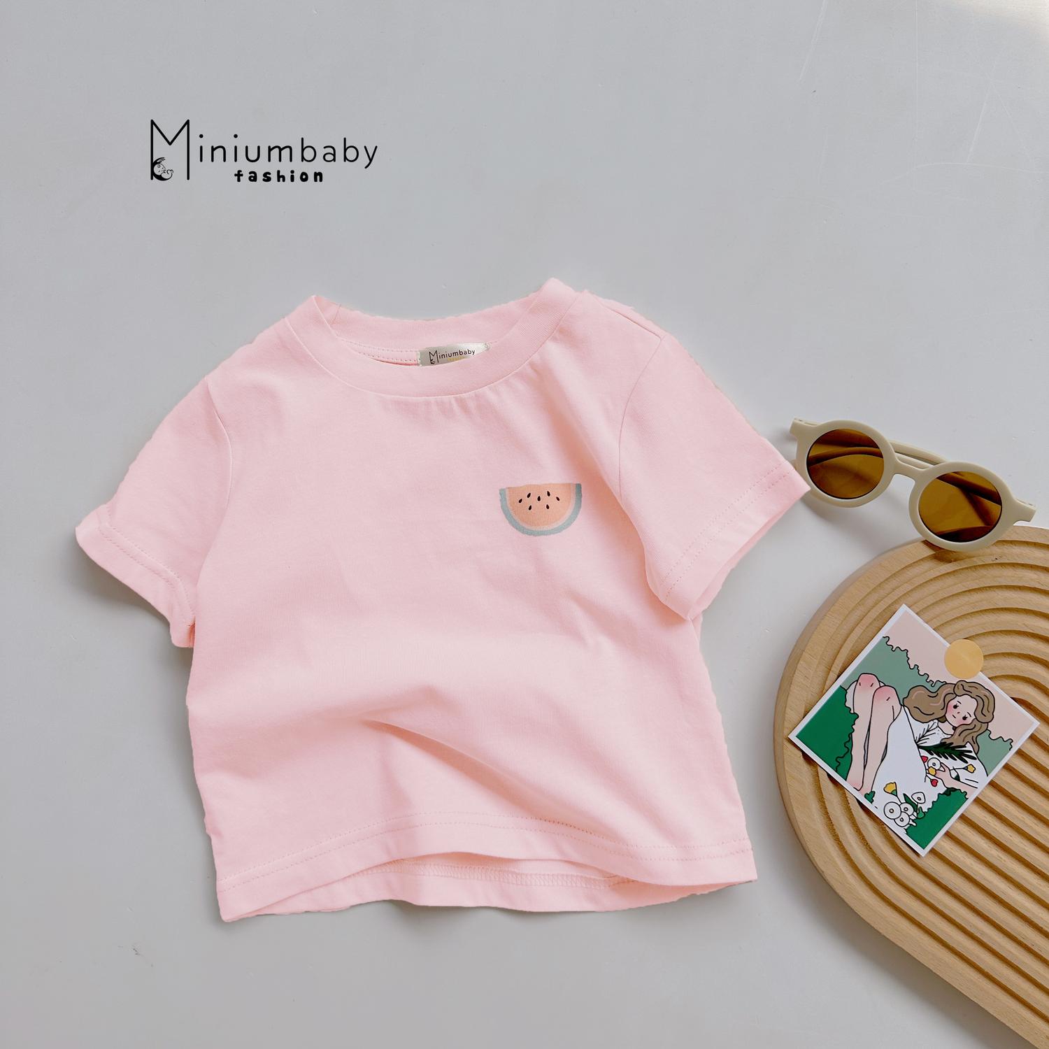 A1502- áo  cộc tay in logo hoa quả ngực hồng phấn