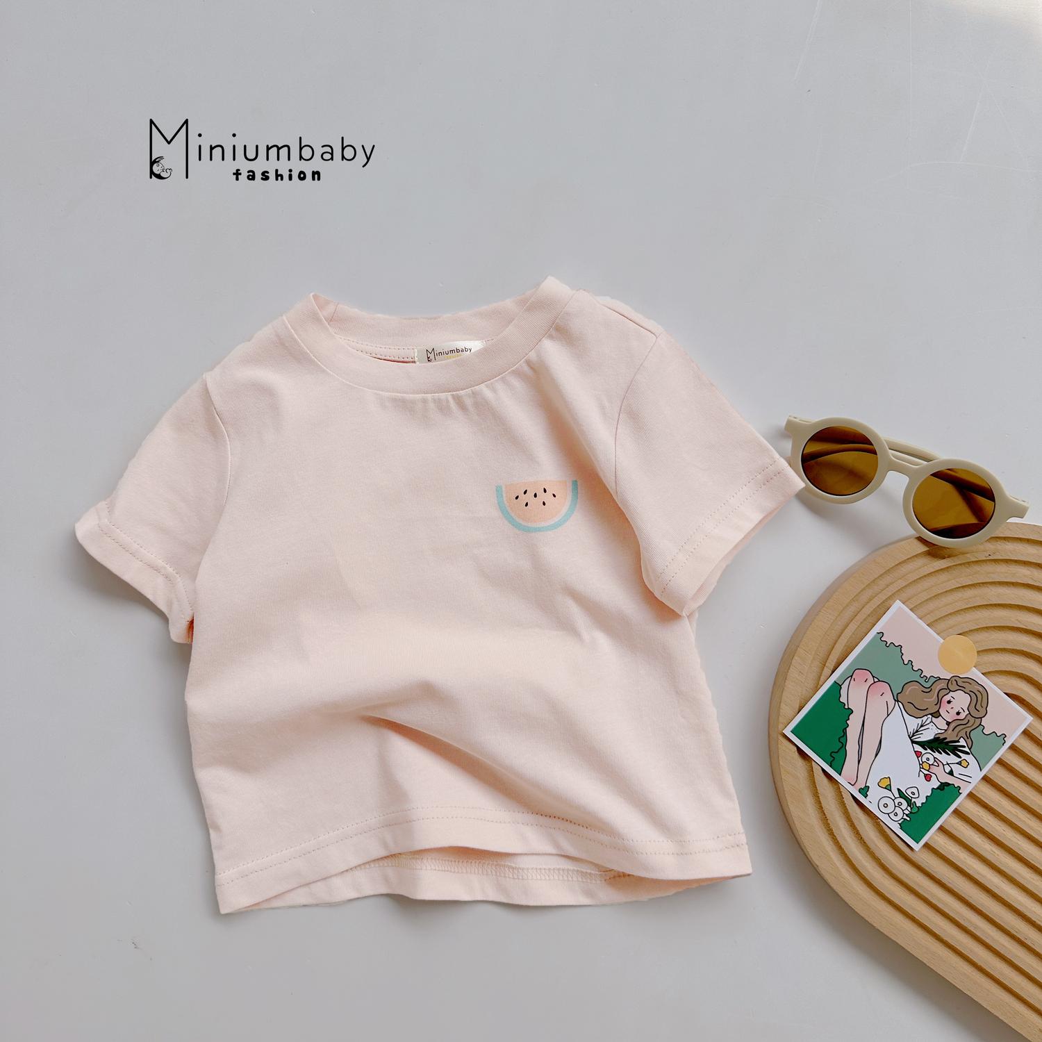 A1502- áo  cộc tay in logo hoa quả ngực hồng nhạt