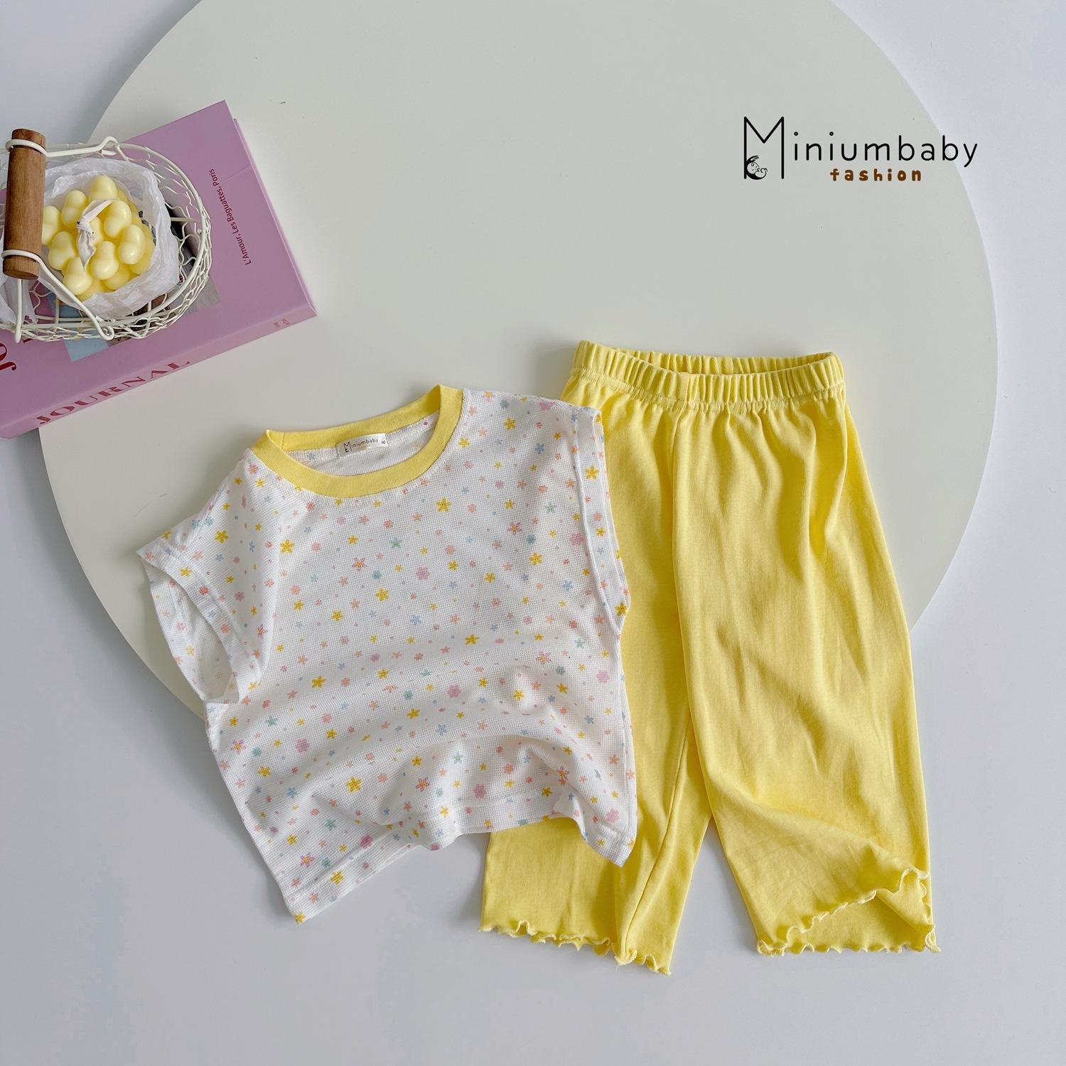 SB2389- bộ  sát nách bé gái phối cổ quần màu trơn, áo in họa tiết áo quần vàng