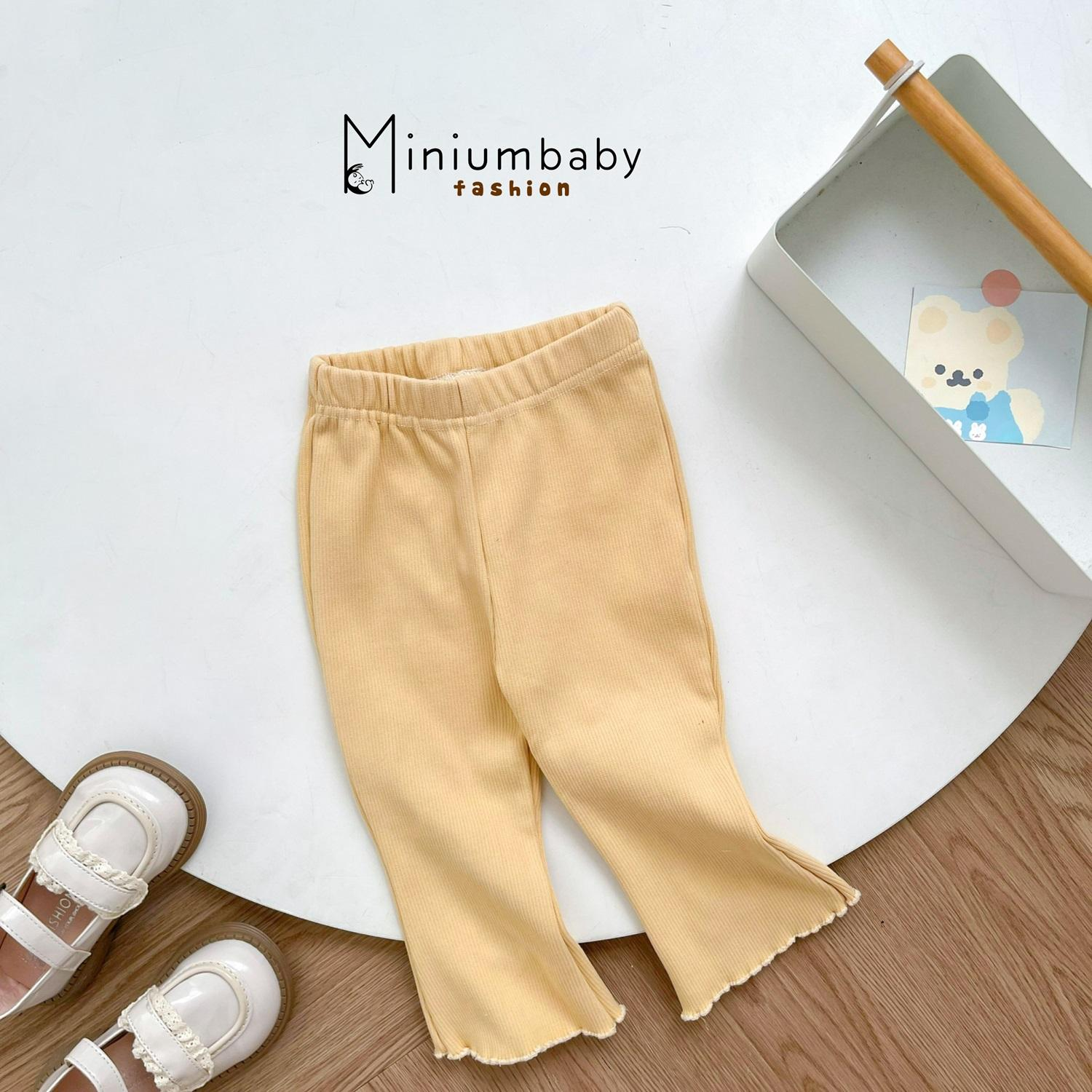 QD1650- quần dài trơn bé gái bèo gấu vàng3