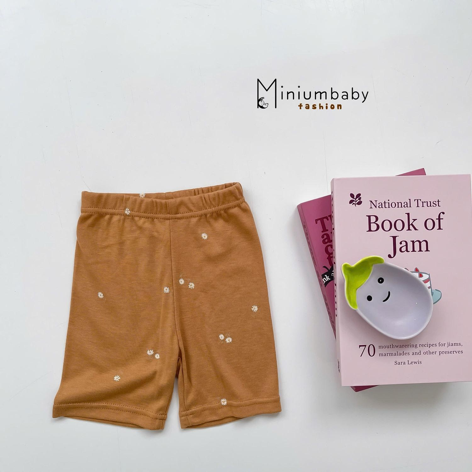 QC1555-quần đùi legging bé gái vàng cúc