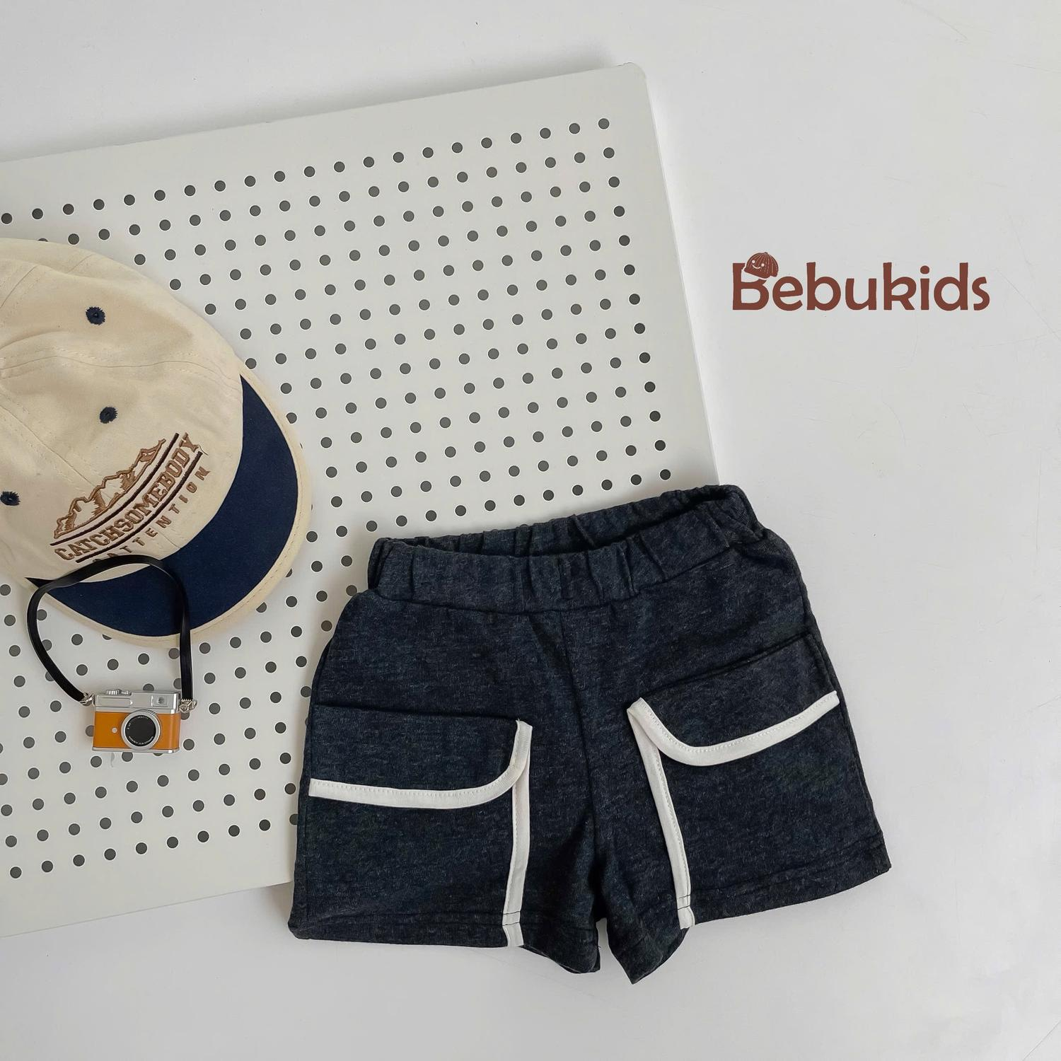 QC2301- quần đùi viền túi bé trai ghi đen