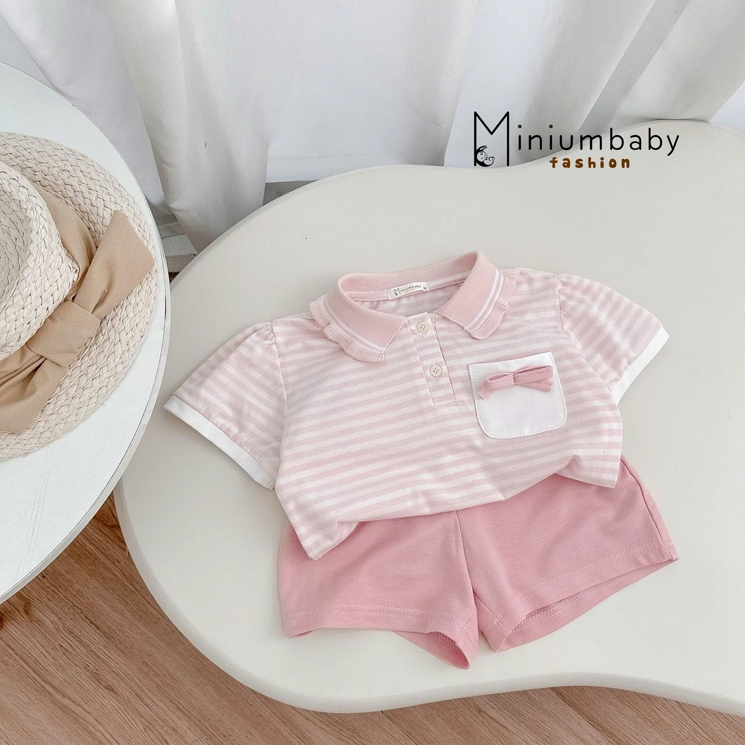 SB2304-bộ cộc cổ bèo túi ngực đính nơ áo kẻ 1