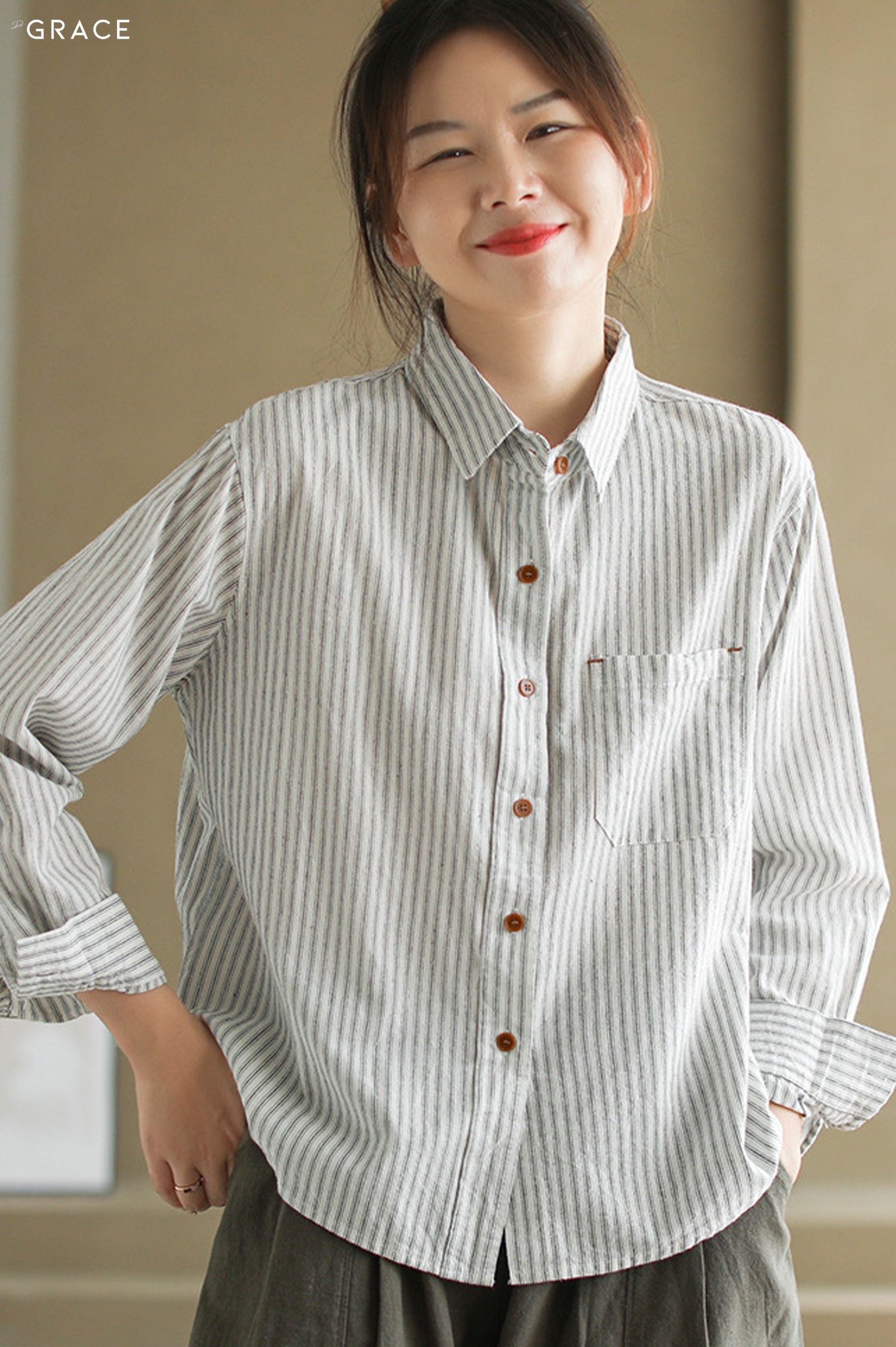 Product image - Sơ mi nữ tay dài chất liệu cotton êm mềm nhẹ - SM069