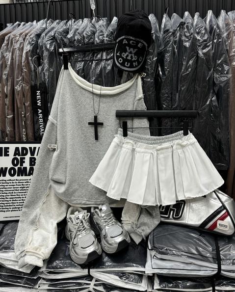 Product image - set trễ vai dáng rộng + váy