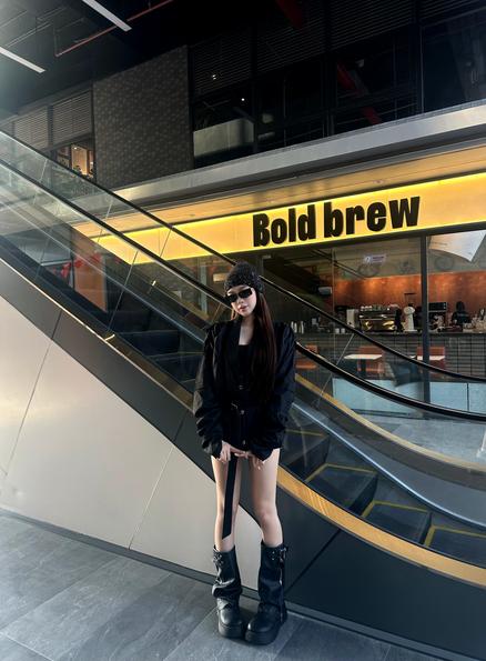 Product image - Áo Vest Dáng Ngắn Bồng Cổ V