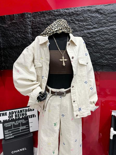 Product image - Set Jean Trắng thêu LV