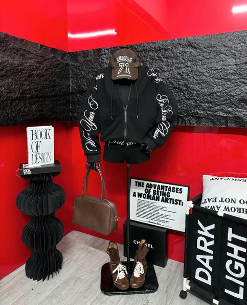 Product image - Set nỉ 2 Da Khoác Mũ + Quần Sooc In Chữ