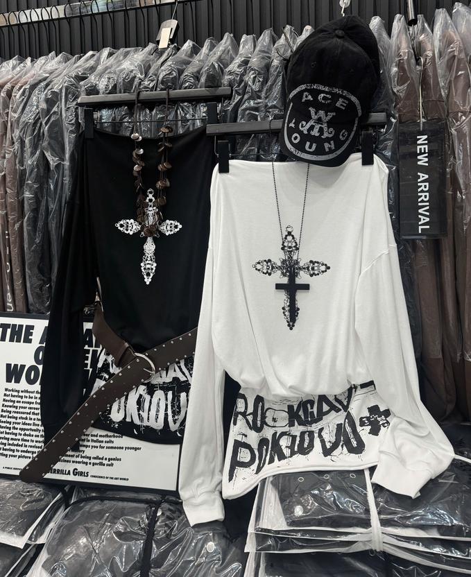 Product image - set áo trễ vai + váy quây ngắn