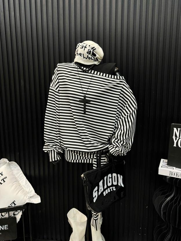 Product image - set áo sọc lệch vai quần short chất thun gân sọc đen