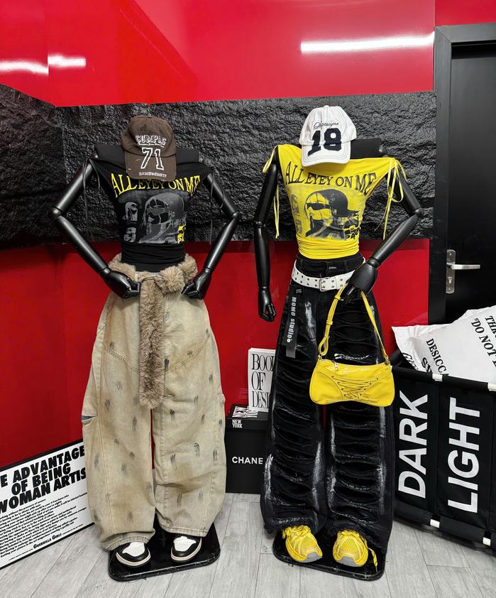 Product image - Áo Thun In Hình Bét Vải Đính Nơ Dây