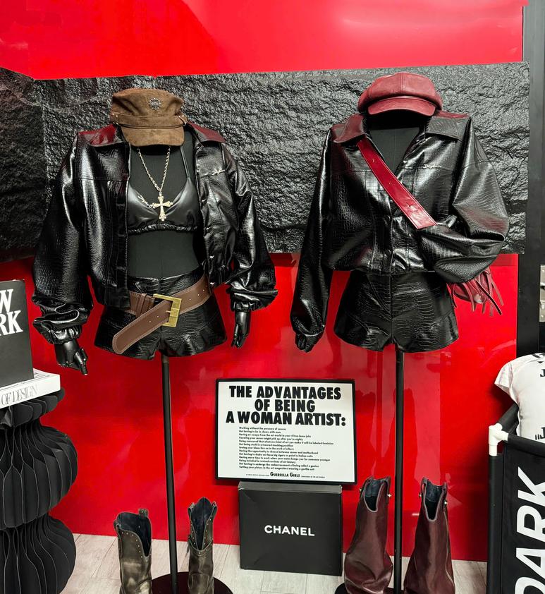 Product image - set áo khoác da + quần shorts kèm áo bra