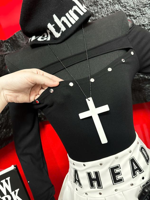 Product image - áo trễ vai khoét phần ngực