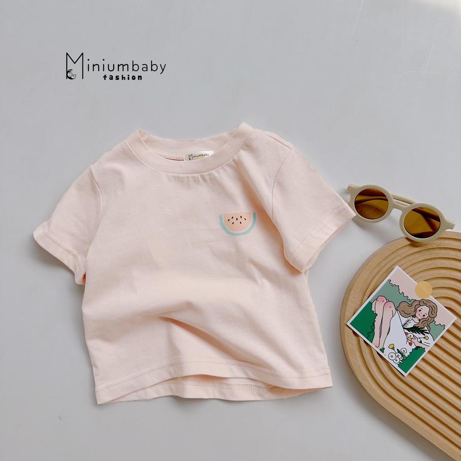 A1502- áo  cộc tay in logo hoa quả ngực hồng nhạt