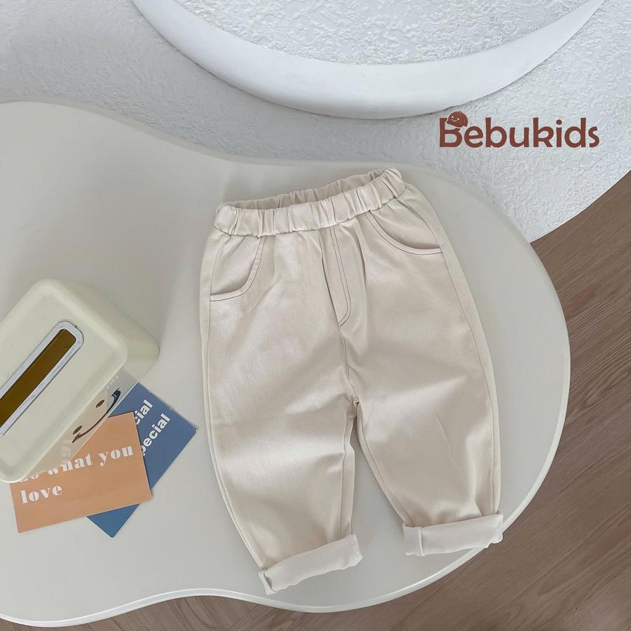 QD1822- quần  trơn cho bé trai kem