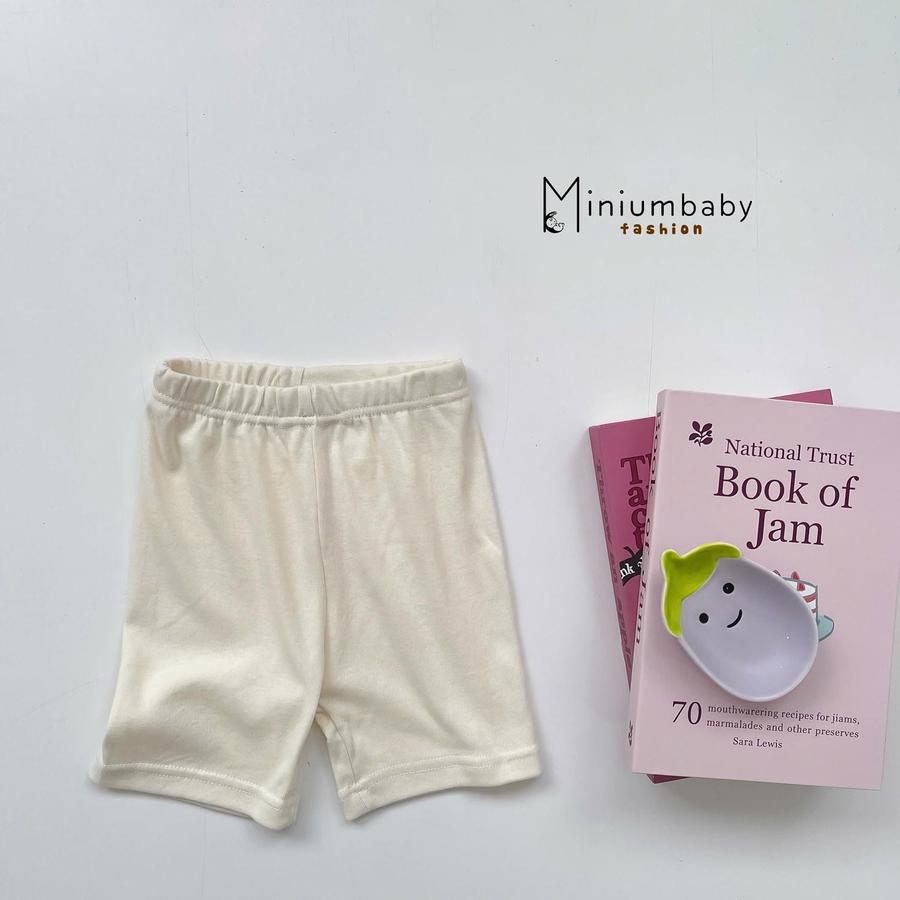 QC1555-quần đùi legging bé gái kem