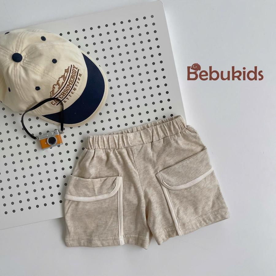QC2301- quần đùi viền túi bé trai be ghi