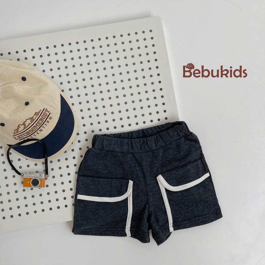 QC2301- quần đùi viền túi bé trai ghi đen