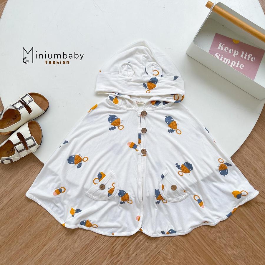 Áo choàng cánh dơi thông nền be