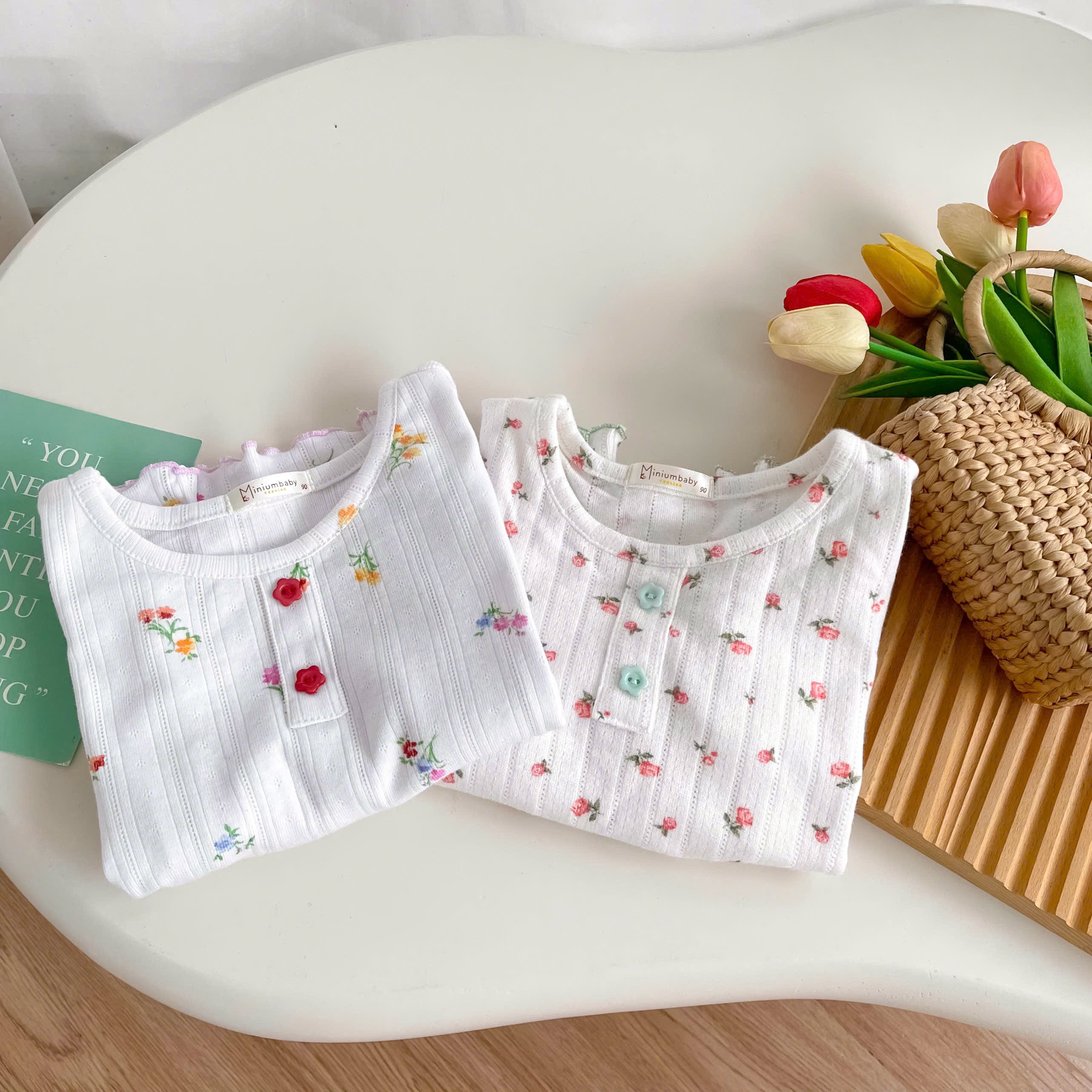 SB2393- bộ dài tay bé gái họa tiết hoa bèo gấu tay, vạt áo phối quần trơn