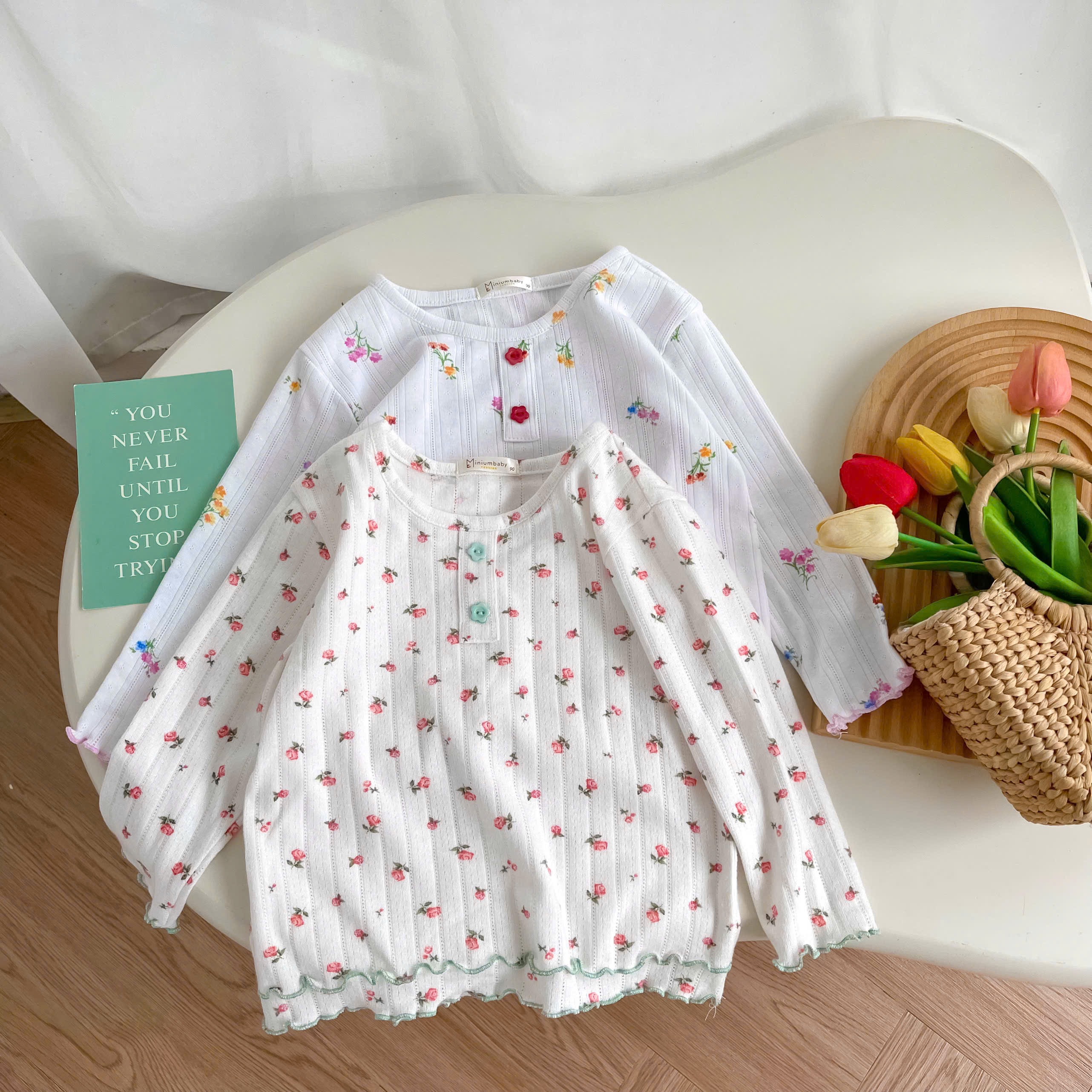 SB2393- bộ dài tay bé gái họa tiết hoa bèo gấu tay, vạt áo phối quần trơn