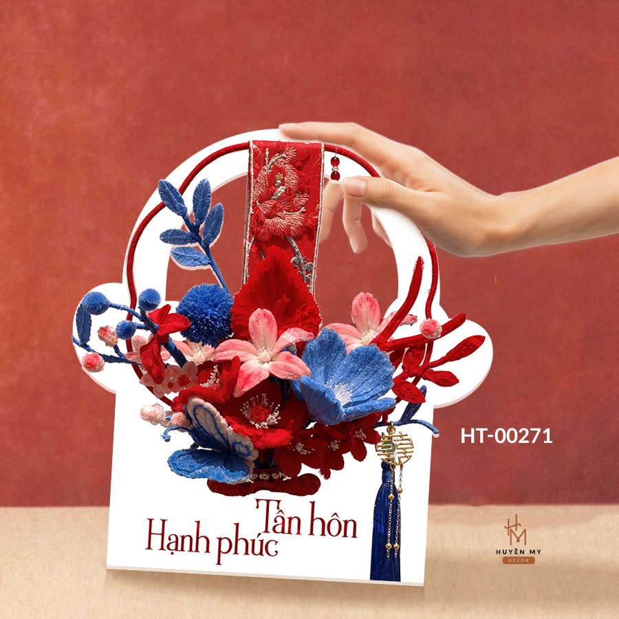 1. Hashtag Giỏ Hoa Cầm Tay Trang Trí Cưới Hỏi, Check-in Chụp Ảnh Đẹp Mắt, Lưu Giữ Khoảnh Khắc Hạnh Phúc – Huyền My Decor