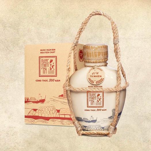 Product image - 1 Bình Gốm Nước Mắm Tĩn Nhãn Xưa Cá Cơm Than Độ Đạm 41N - 500ML