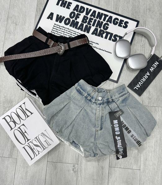 Product image - quần sooc jean xếp ly phối ren gấu