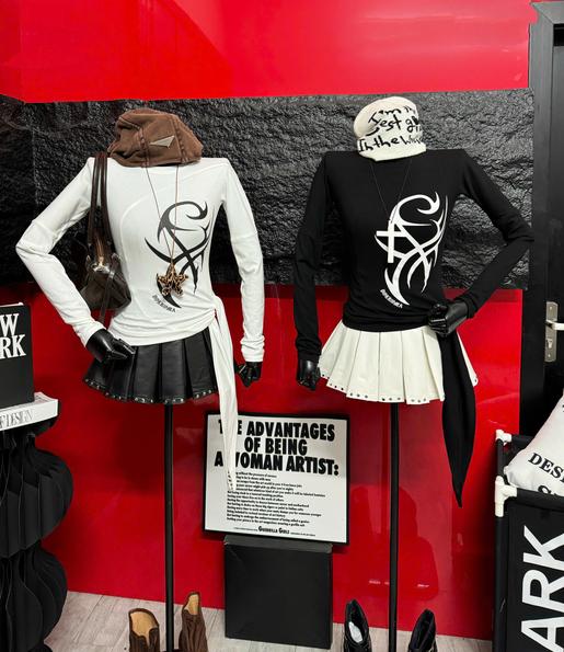 Product image - áo thun dài tay ôm họa tiết buộc eo