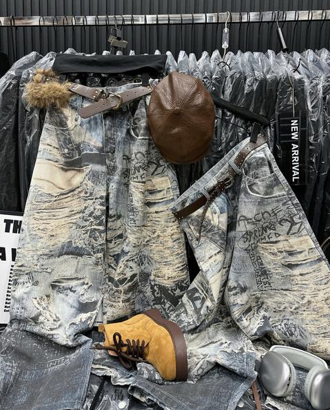 Product image - quần jean in họa tiết rách