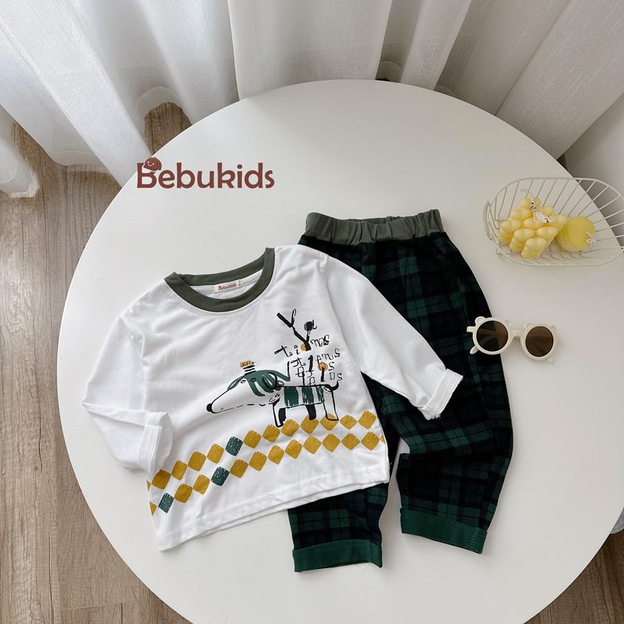 SB2419-bộ dài tay bé trai phối cổ in cún cõng chữ phối quần kẻ áo trắng