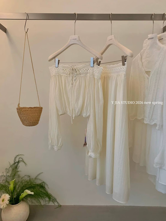 Lucas - Set áo trễ vai viền ren ngực buộc dây + chân váy xòe voan cạp phối ren dáng dài