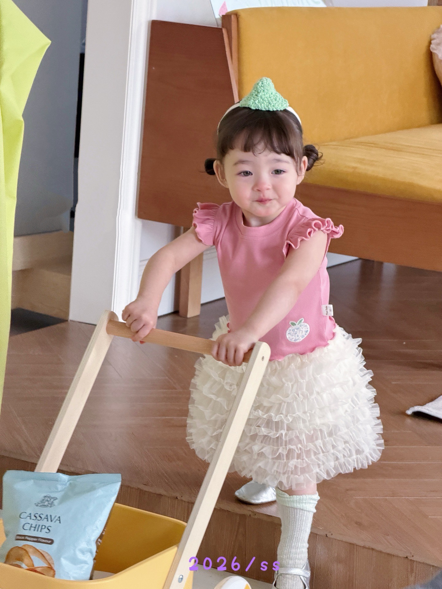 chân váy ren tầng be mooi