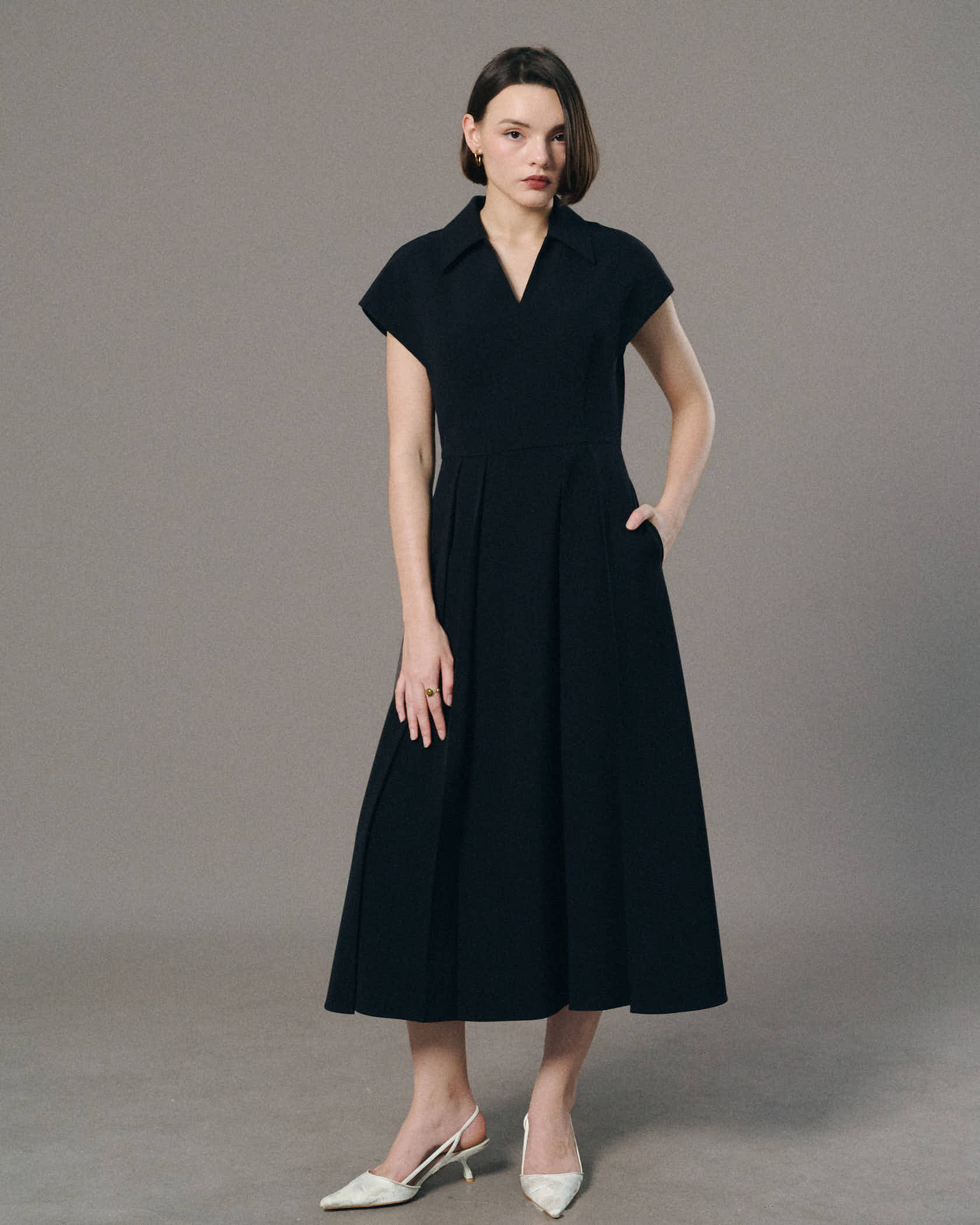COLLAR V-NECK PLEATED DRESS