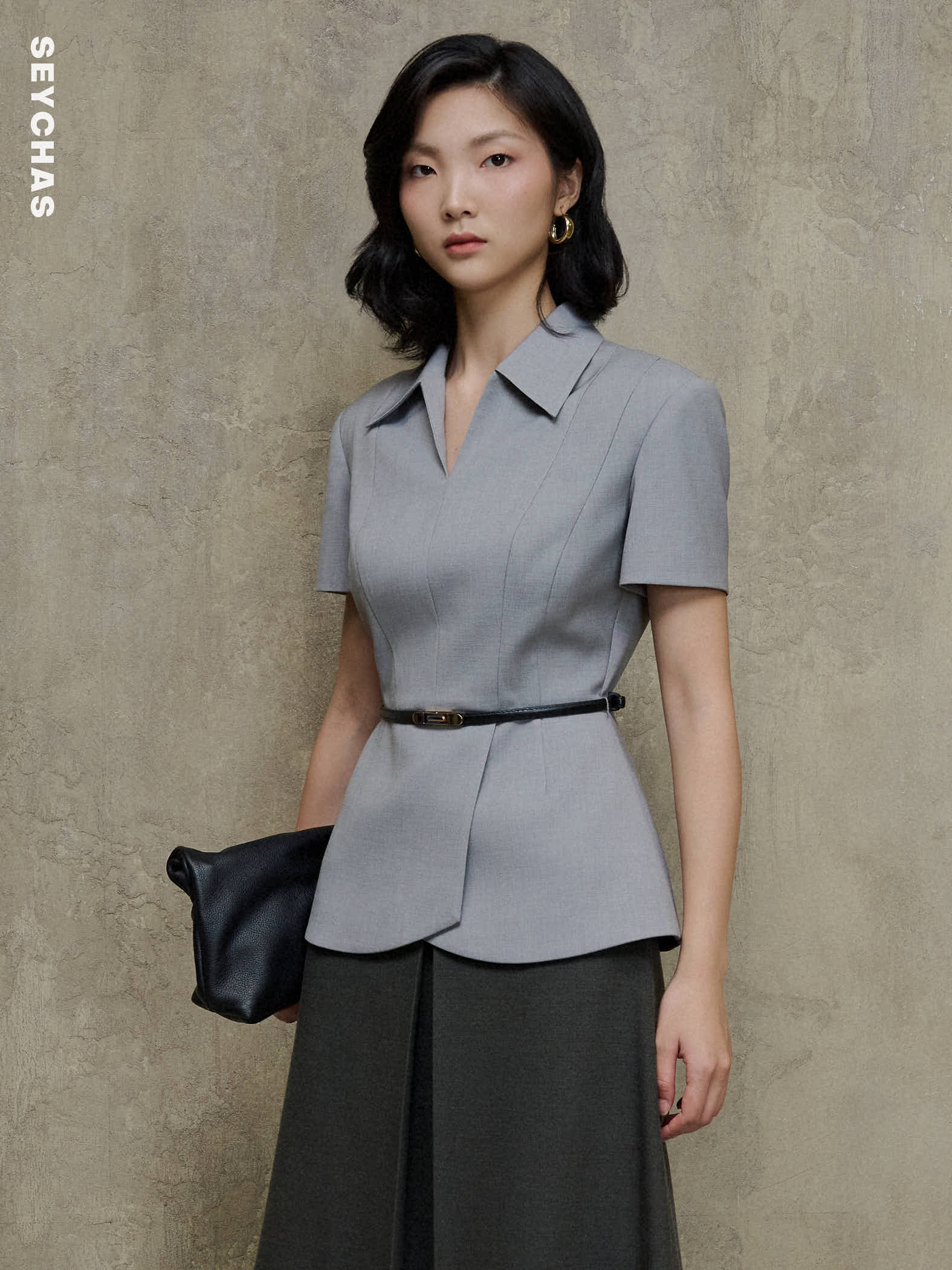Essina peplum