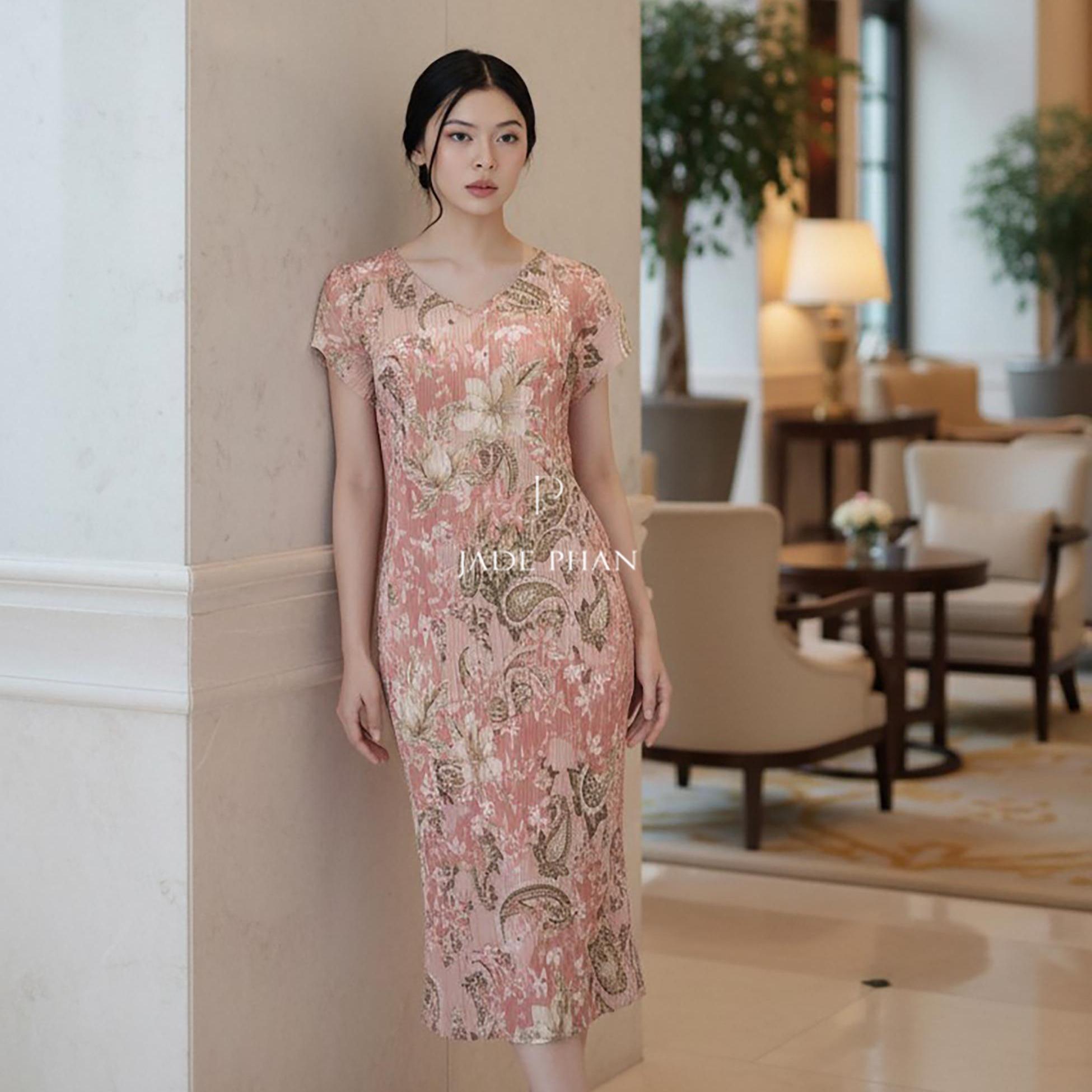 Váy Laura họa tiết dập ly cao cấp JADEPHAN thanh lịch nhiều màu