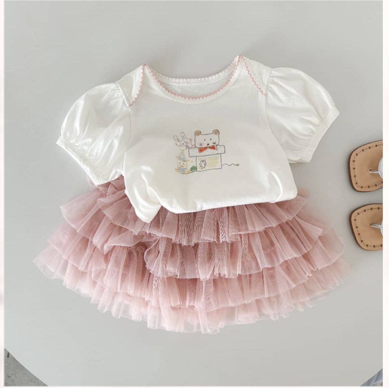 áo cộc in hình cổ viền hồng iye