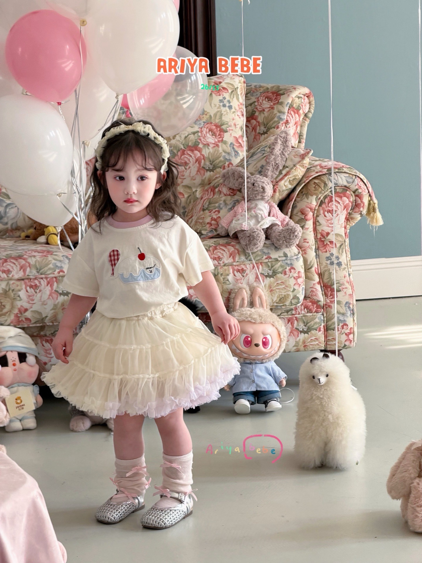 áo cộc trắng in hình bánh kem ariya