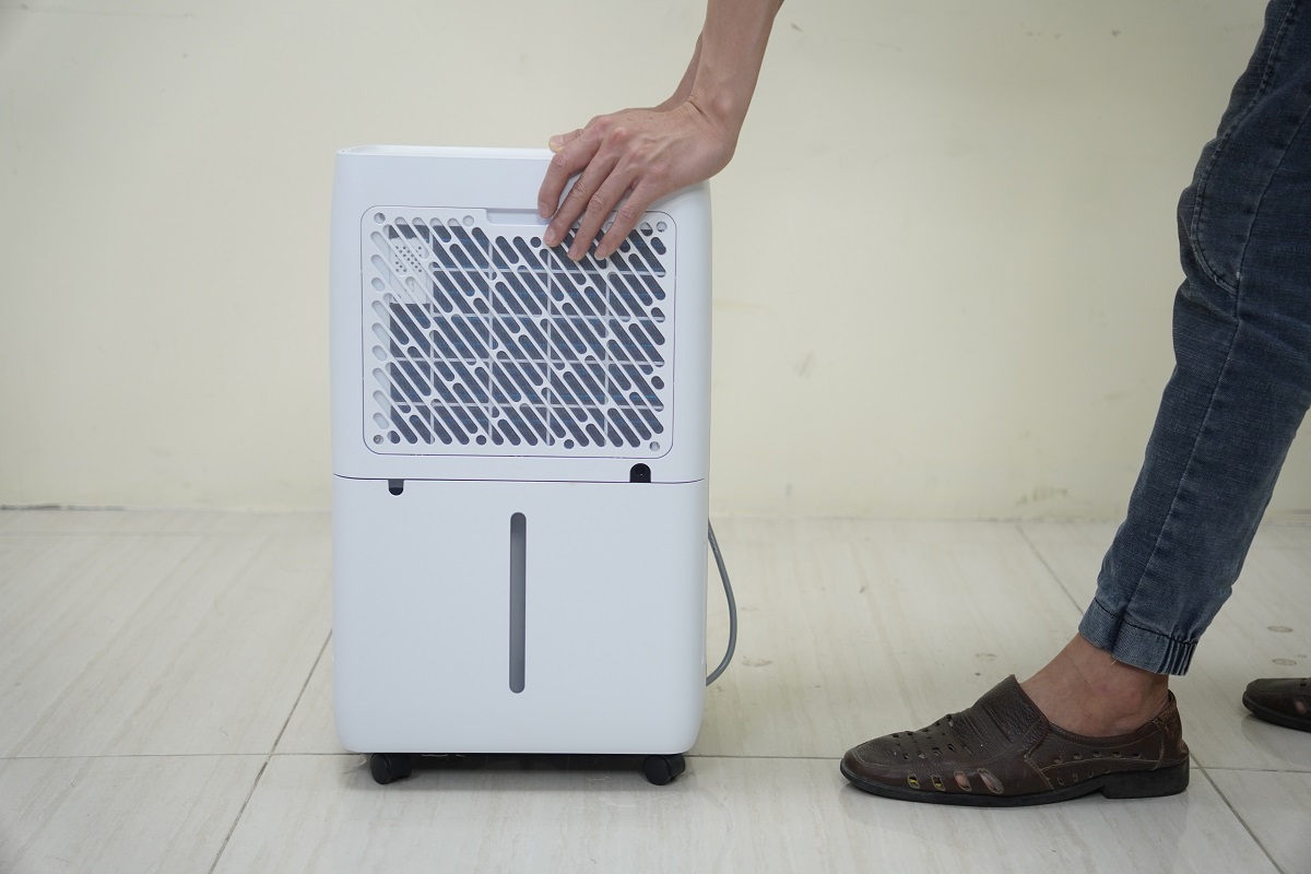 Máy hút ẩm dân dụng Fujihome DH18W