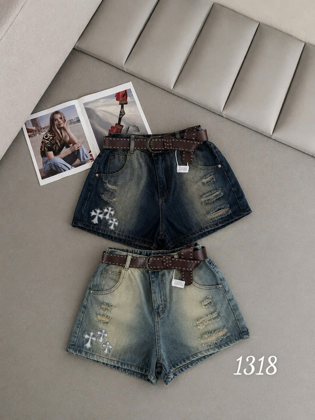Quần short jean bigsize QSJ1318 hai màu có chi tiết thêu chữ thập và hiệu ứng wash jean
