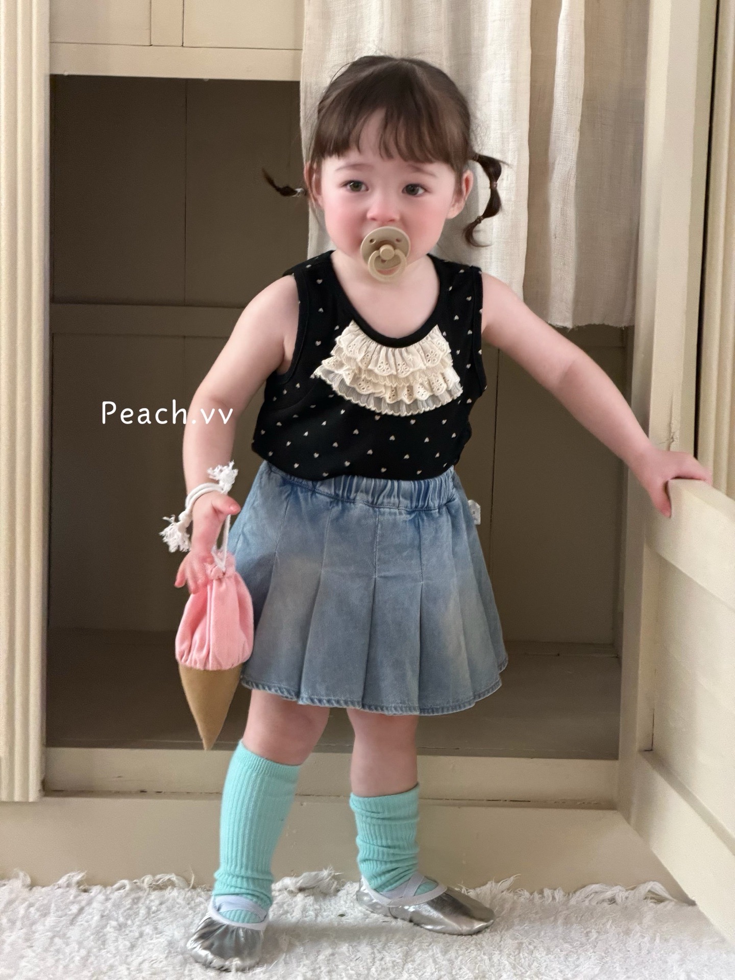 áo ba lỗ chấm bi đen peach
