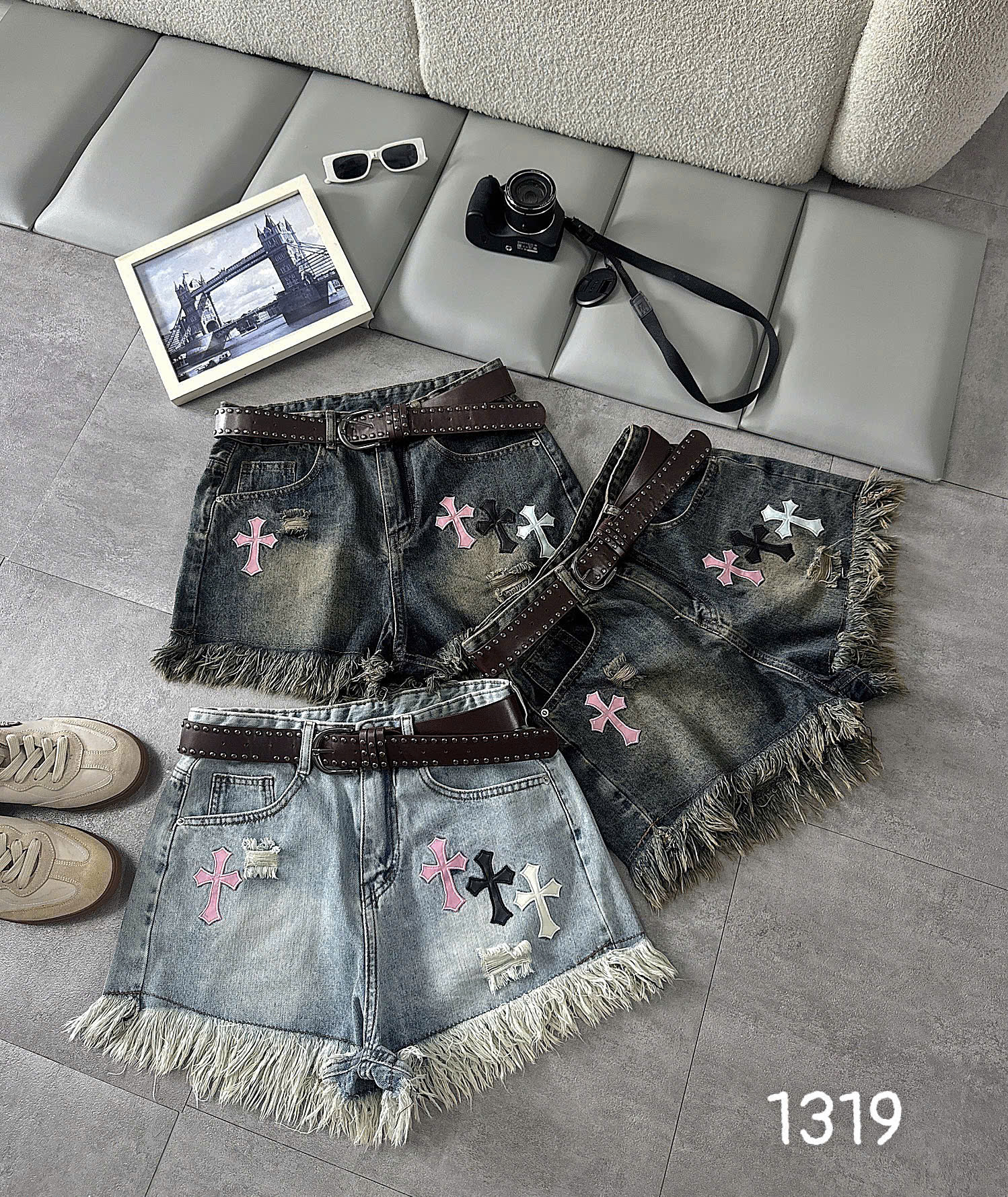 Chi tiết quần short jean thêu chữ thập bigsize T-QSJ1319